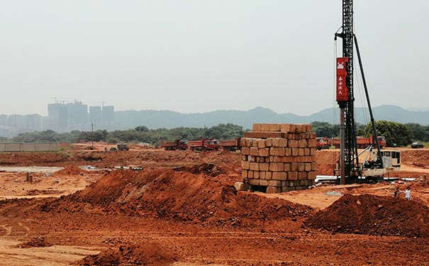 打桩锤厂家 液压打桩锤振动锤打桩机厂家