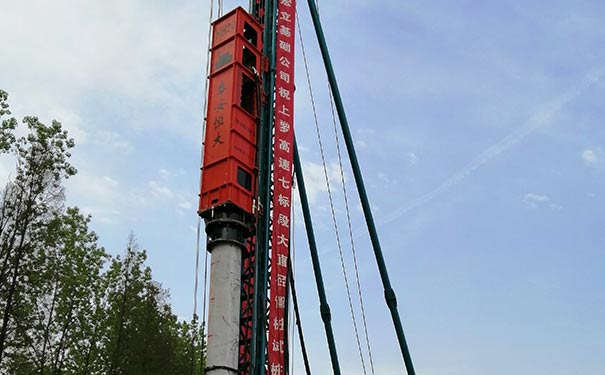 液压打桩锤的工作原理是什么？液压打桩锤的结构、原理