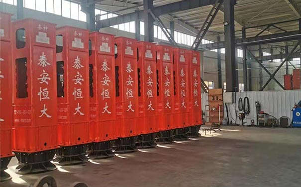 高速液压夯实机cad图纸