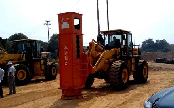 高速液压打夯机价格,高速液压打夯机,高速液压夯实机多少钱